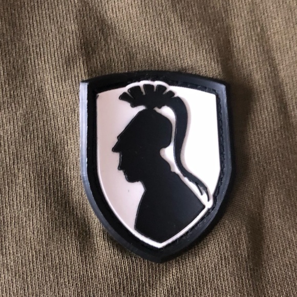 NWT VHNY by Vivienne Hu New York Logo Cropped Top w Shoulder Pads Sz S Olive - Picture 8 of 9